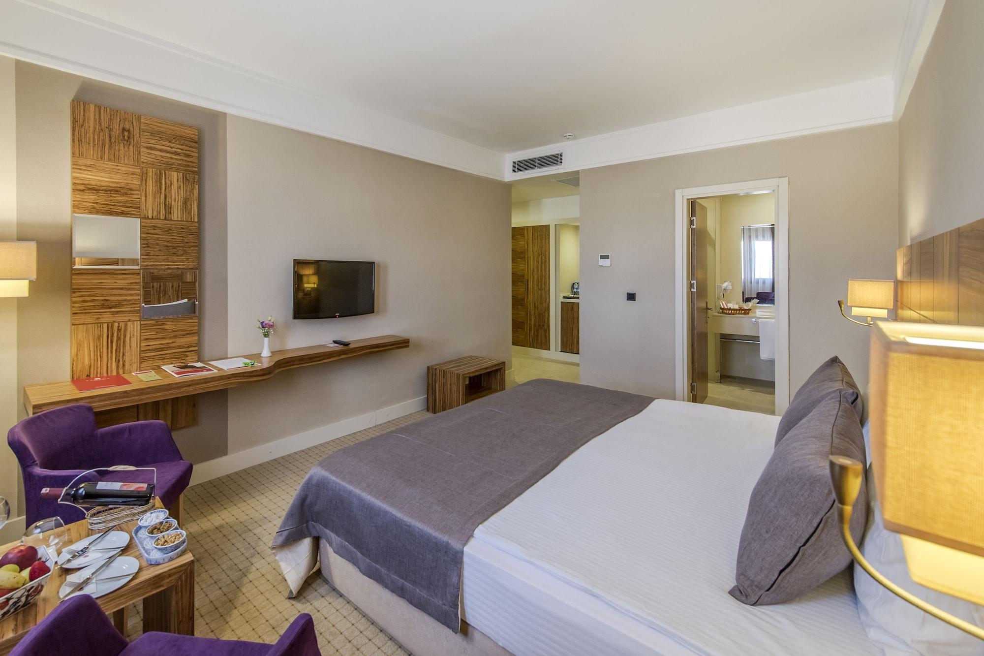 Hotel Ramada By Wyndham Cappadocia Ortahisar Zewnętrze zdjęcie