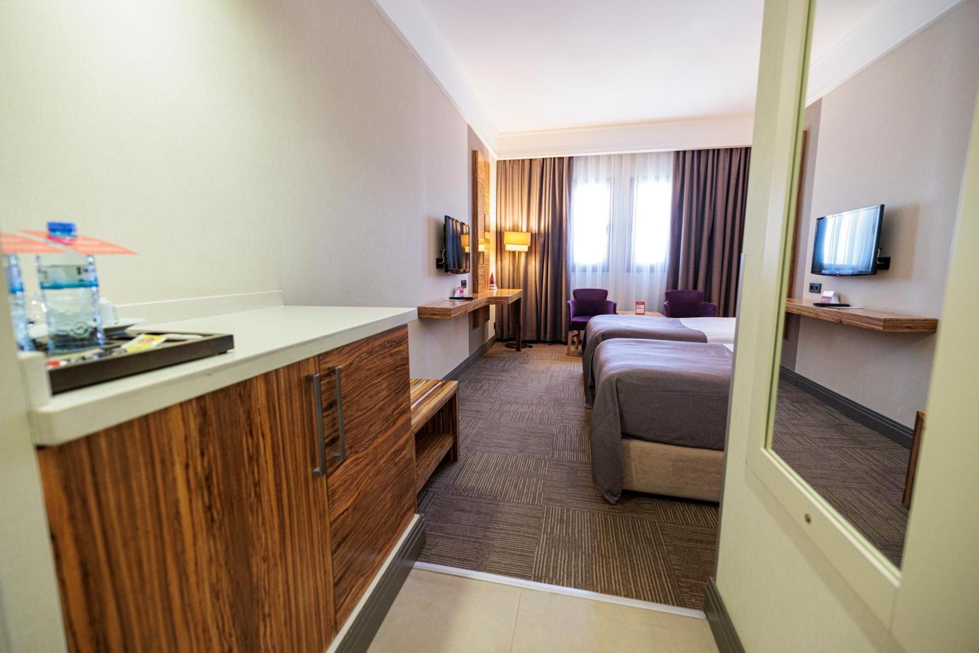 Hotel Ramada By Wyndham Cappadocia Ortahisar Zewnętrze zdjęcie